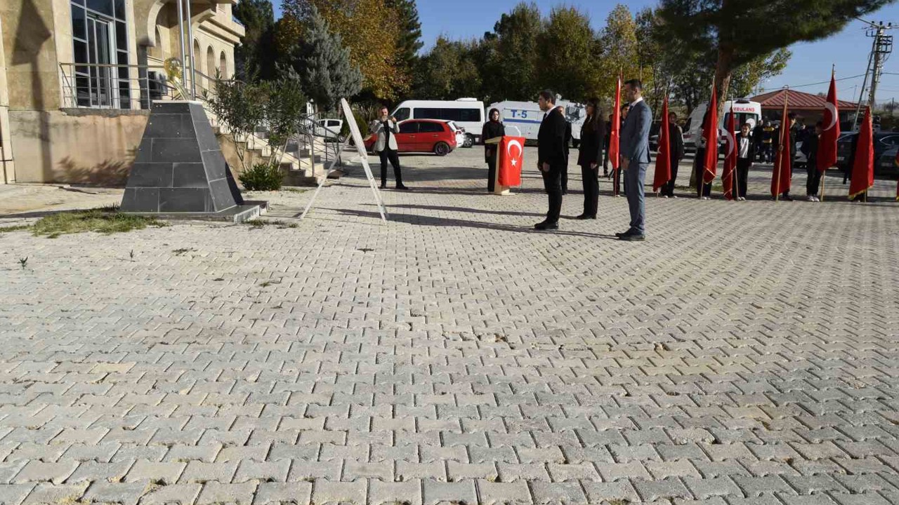 Dicle’de 24 Kasım Öğretmenler Günü kutlandı
