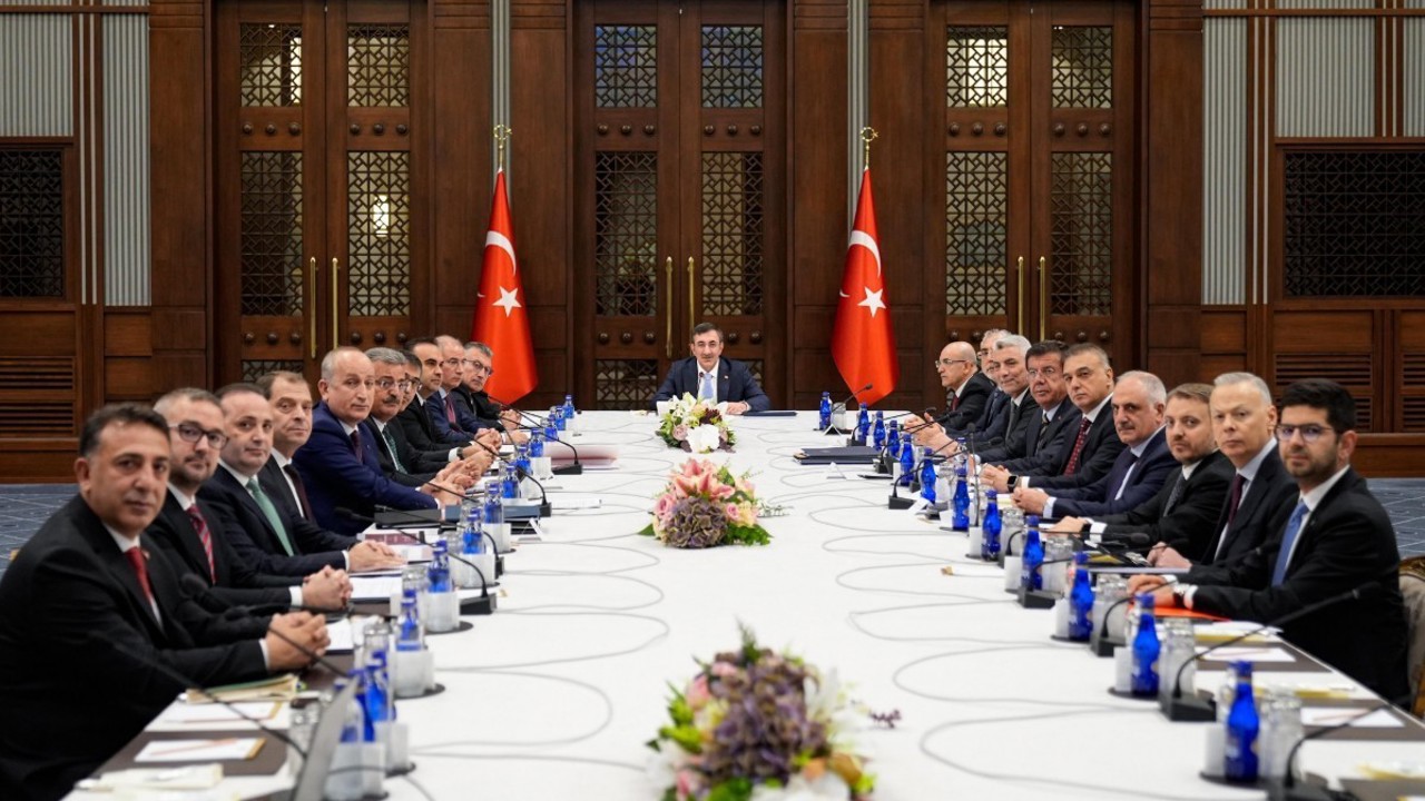 Bakan Işıkhan: "Sürdürülebilir büyümeyi hedefleyen ekonomi programımızı kararlılıkla uygulamaya devam edeceğiz"
