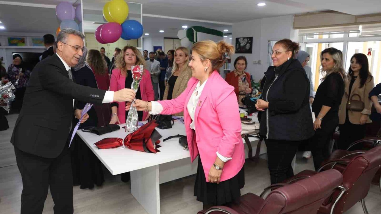 Başkan Kurnaz’dan öğretmenlere anlamlı jest: "Geleceğimizi şekillendiriyorsunuz"
