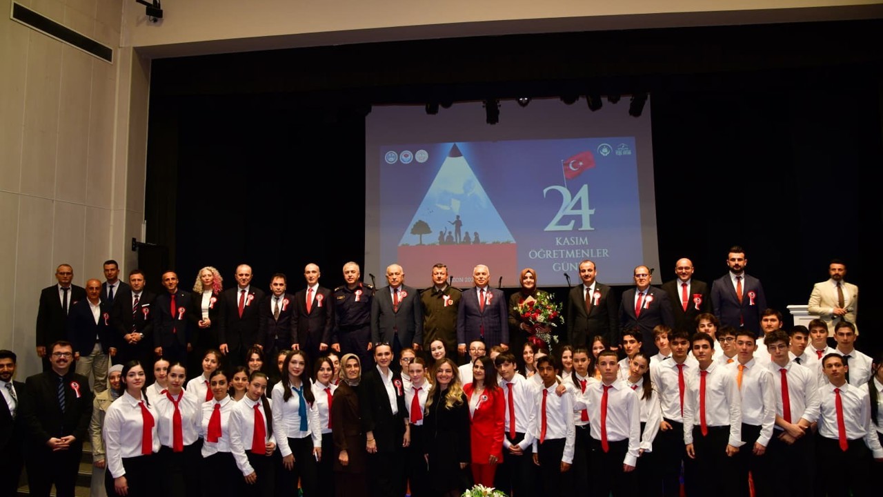 Trabzon’da 24 Kasım Öğretmenler Günü kutlamaları
