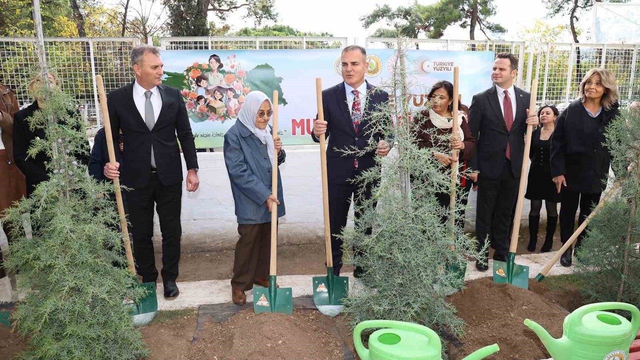 Muğla’da 16 bin 453 öğretmen için 16 Bin 453 fidan toprakla buluşuyor
