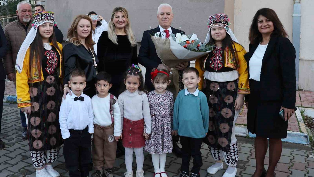 Başkan Bozbey’ mezun olduğu okuldaki öğretmenlerle buluştu
