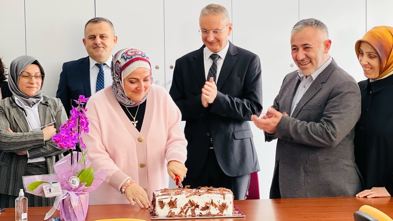 AK Parti öğretmenleri unutmadı
