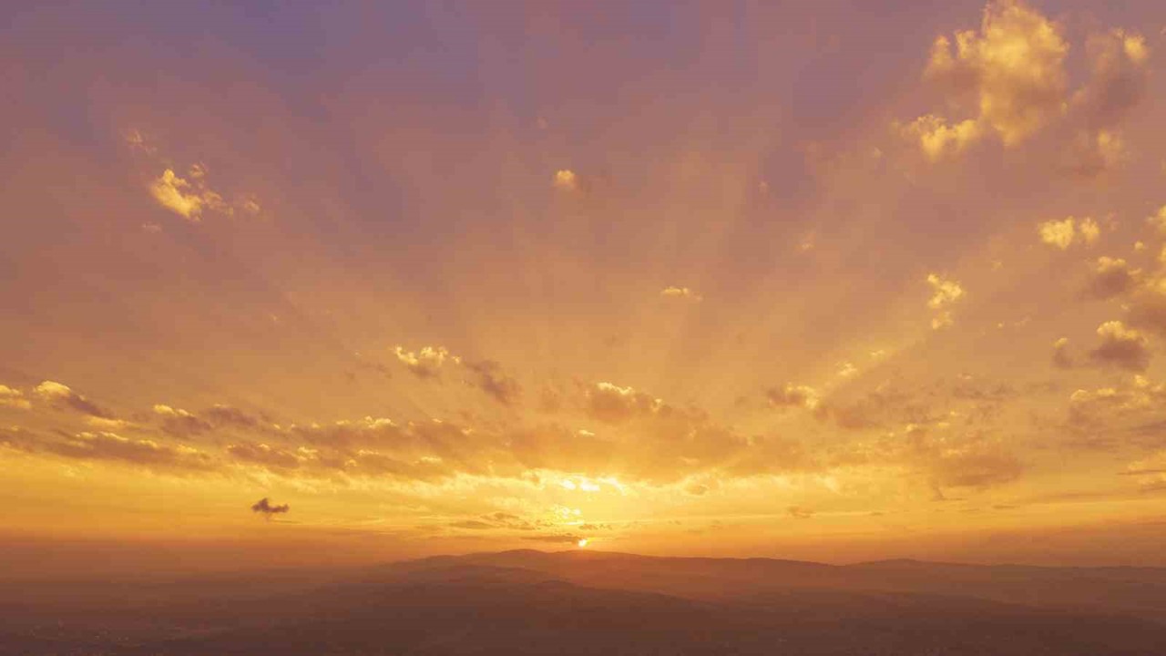 Kırıkkale’de gün batımı renk cümbüşü oluşturdu
