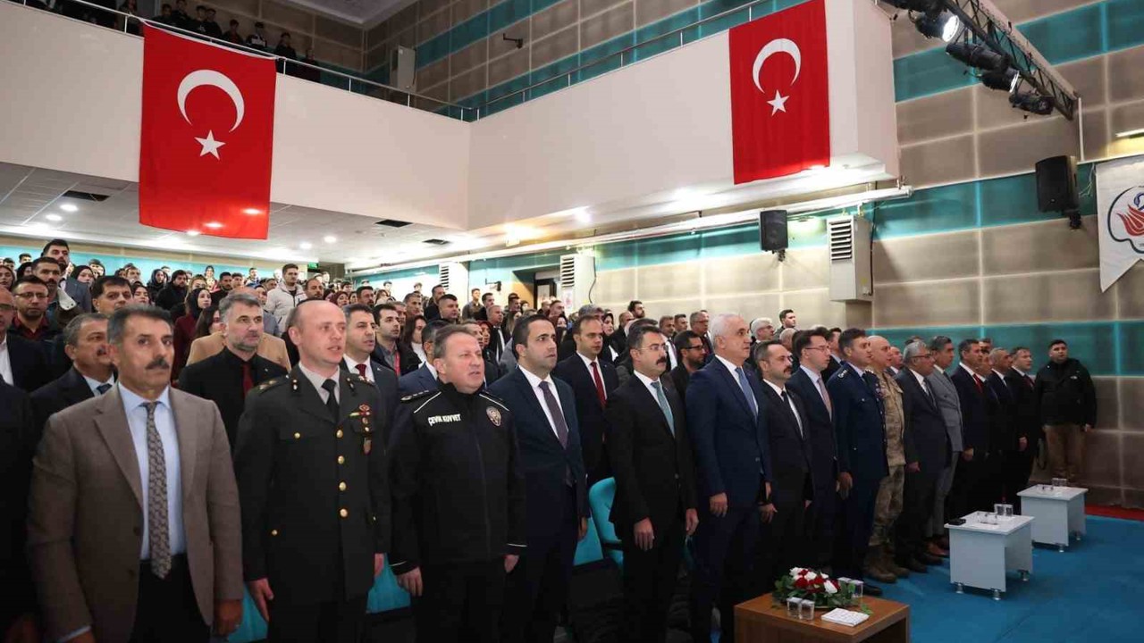 24 Kasım Öğretmenler Günü Muş’ta törenle kutlandı
