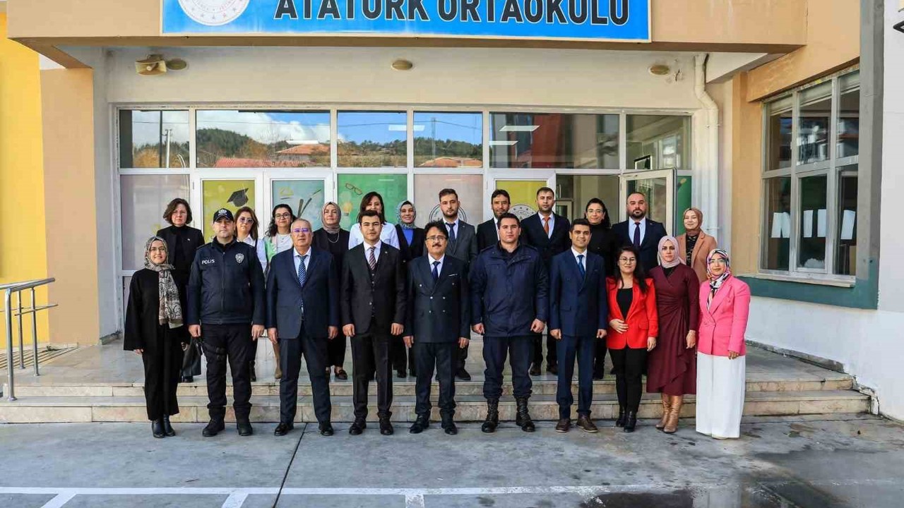 Çameli protokolü öğretmenleri yalnız bırakmadı
