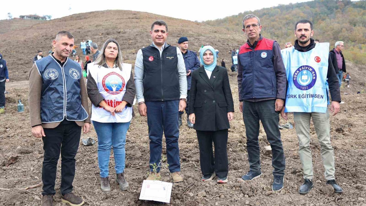Düzce öğretmenleri hatıra ormanı oluşturuldu
