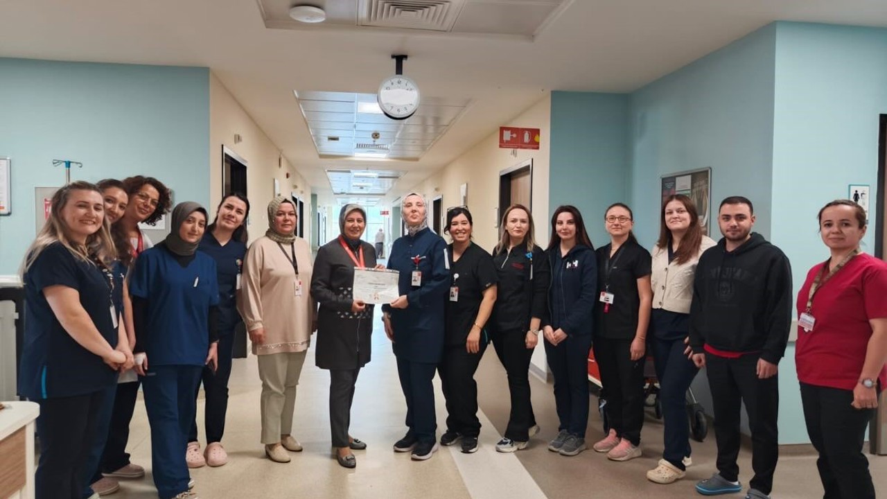 Kütahya Şehir Hastanesi Göz ve Dermatoloji Kliniğine el hijyeni teşekkürü
