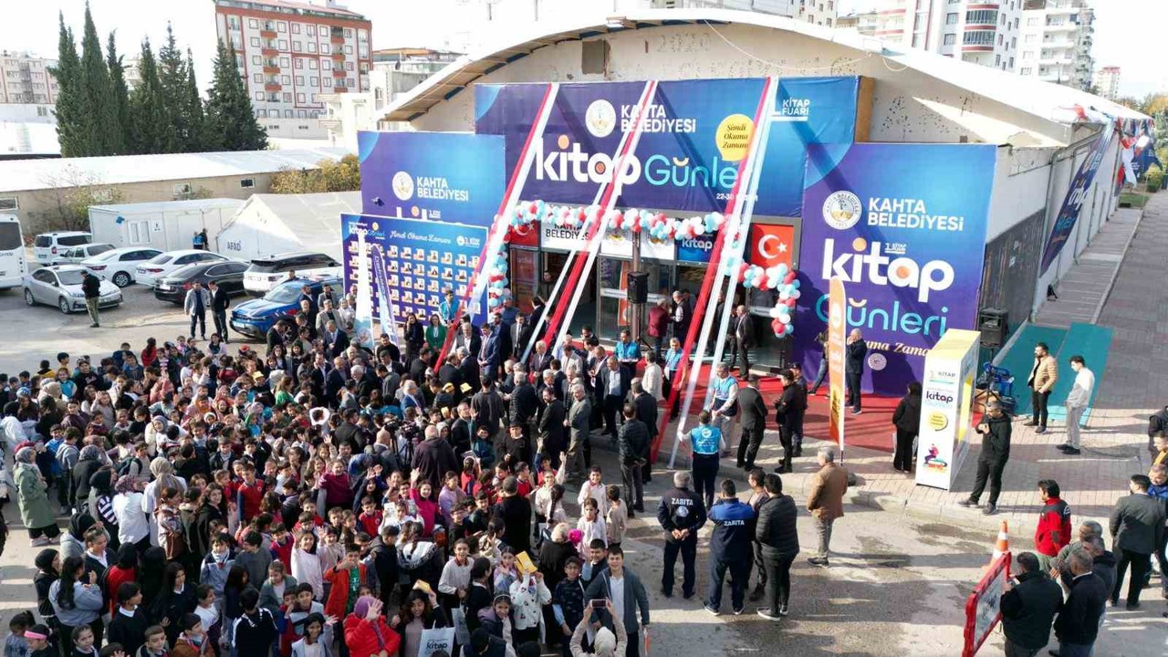 Kahta’da ilk Kitap Fuarı açıldı
