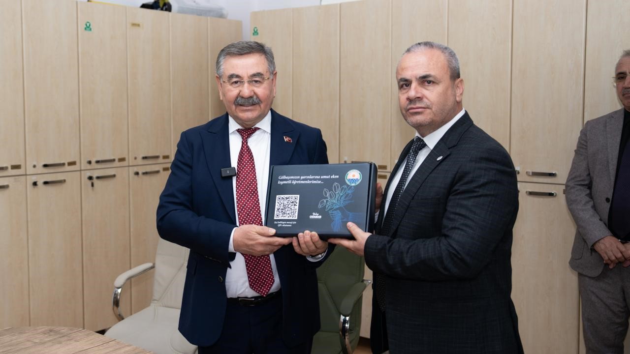 Başkanı Odabaşı, Öğretmenler Günü’nde eğitim camiasıyla buluştu
