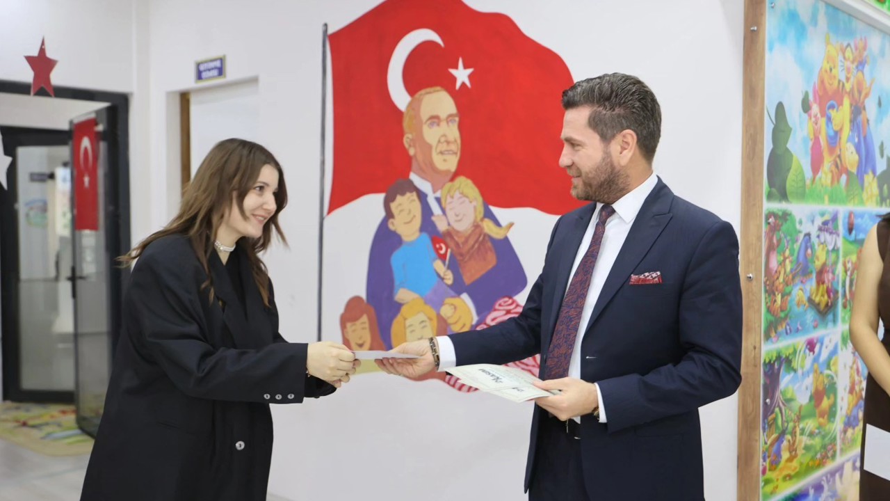 Başkan Tatık Öğretmenler Gününde öğretmenleri yalnız bırakmadı
