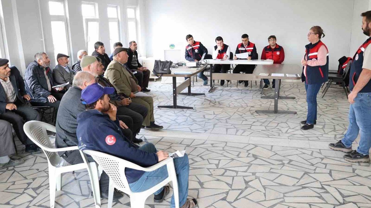 Afyonkarahisar’da çiftçilere yönelik toplantı

