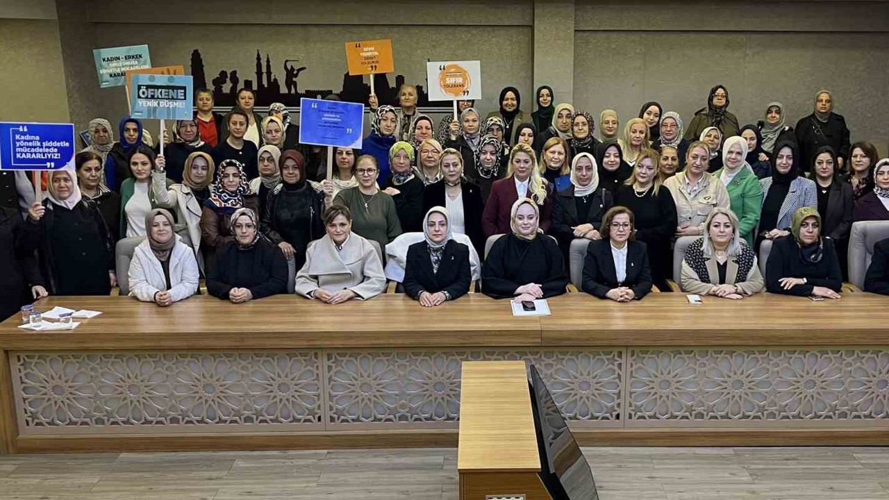 Başkan Çavuşoğlu: "Kadına yönelik şiddet dünyanın ortak meselesidir"
