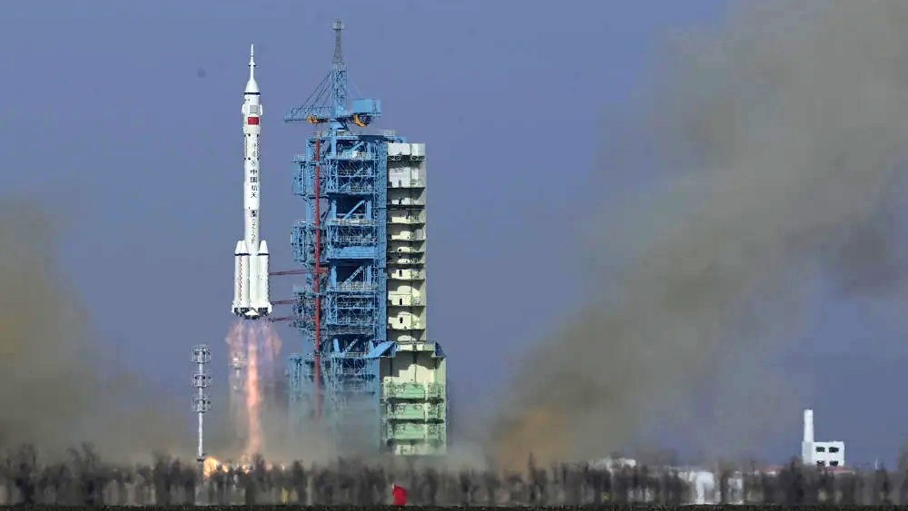 Çin, Shenzhou-22 uzay aracını başarılı bir şekilde yörüngeye gönderdi
