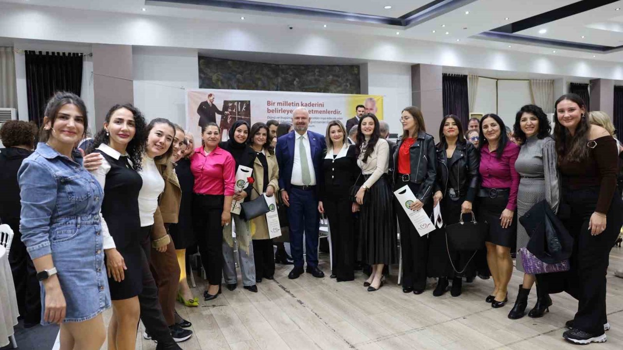 Başkan Pehlivan: "Hayatta takdire değer ne varsa, temelinde bir öğretmenin emeği vardır"
