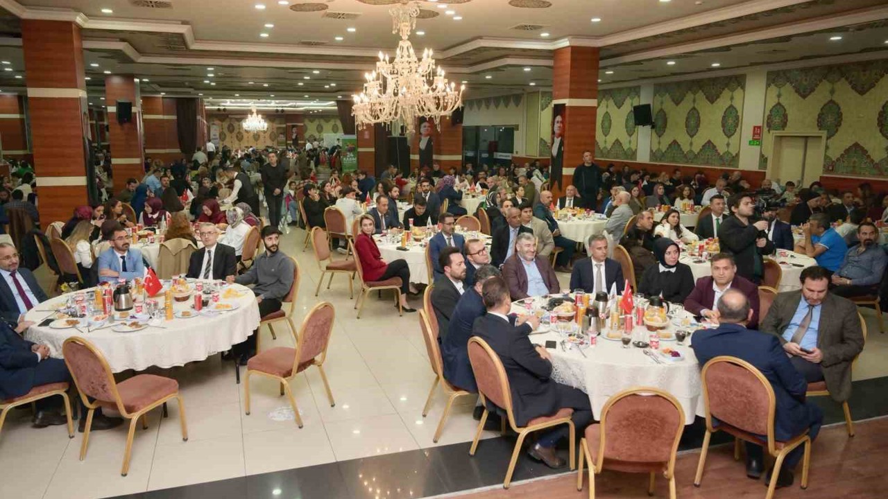 Esenyurt Belediyesi’nden öğretmenler Günü’ne özel yemek programı
