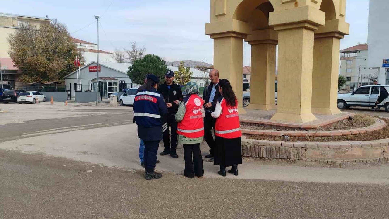 Polis ve jandarma kadınlar için sahaya indi
