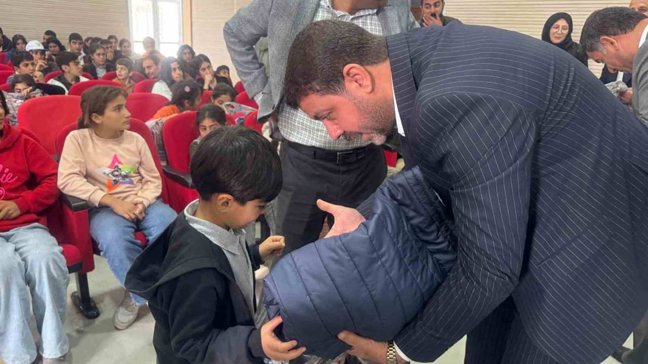 Hayırsever iş adamı Bozkuş, Hevsel’in Çiçekleri Projesi ile çocukların gönlüne dokundu
