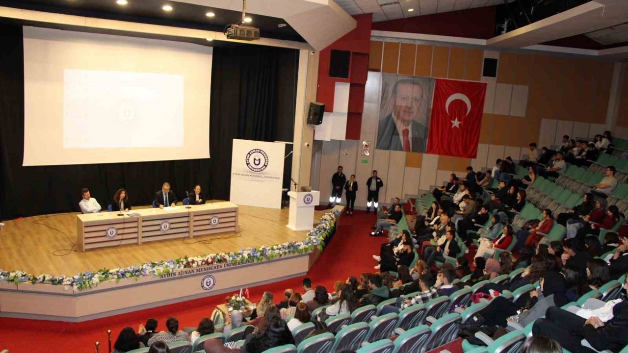 ADÜ’de "Öğretmenlik Yolunda: Deneyimden İlham Almak" etkinliği gerçekleştirildi
