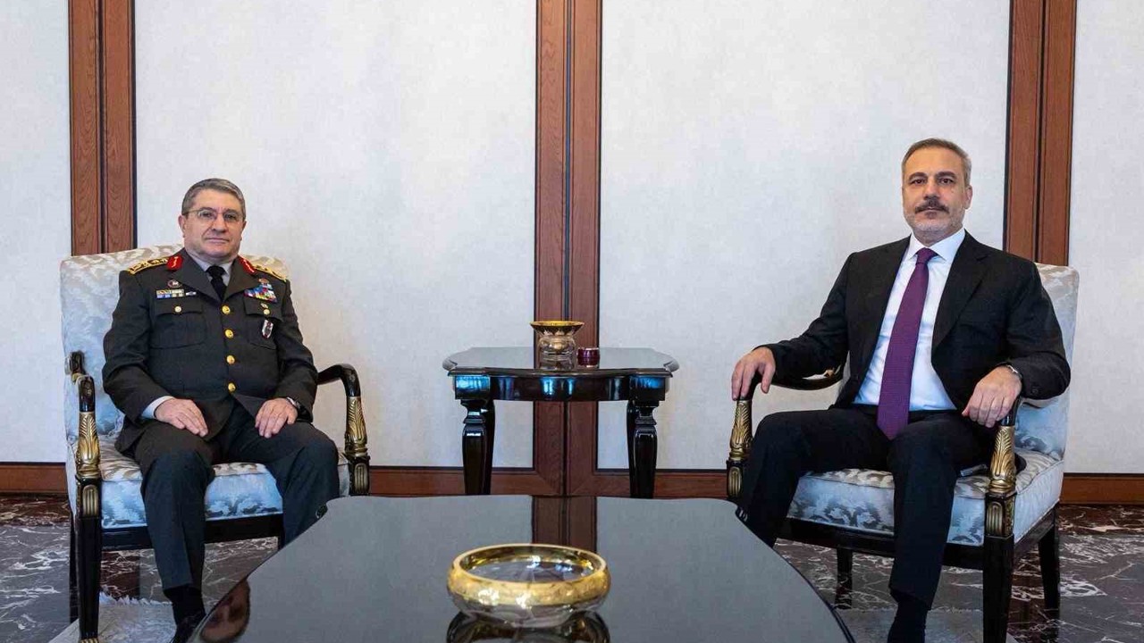 Bakan Fidan, Genelkurmay Başkanı Orgeneral Bayraktaroğlu’nu kabul etti

