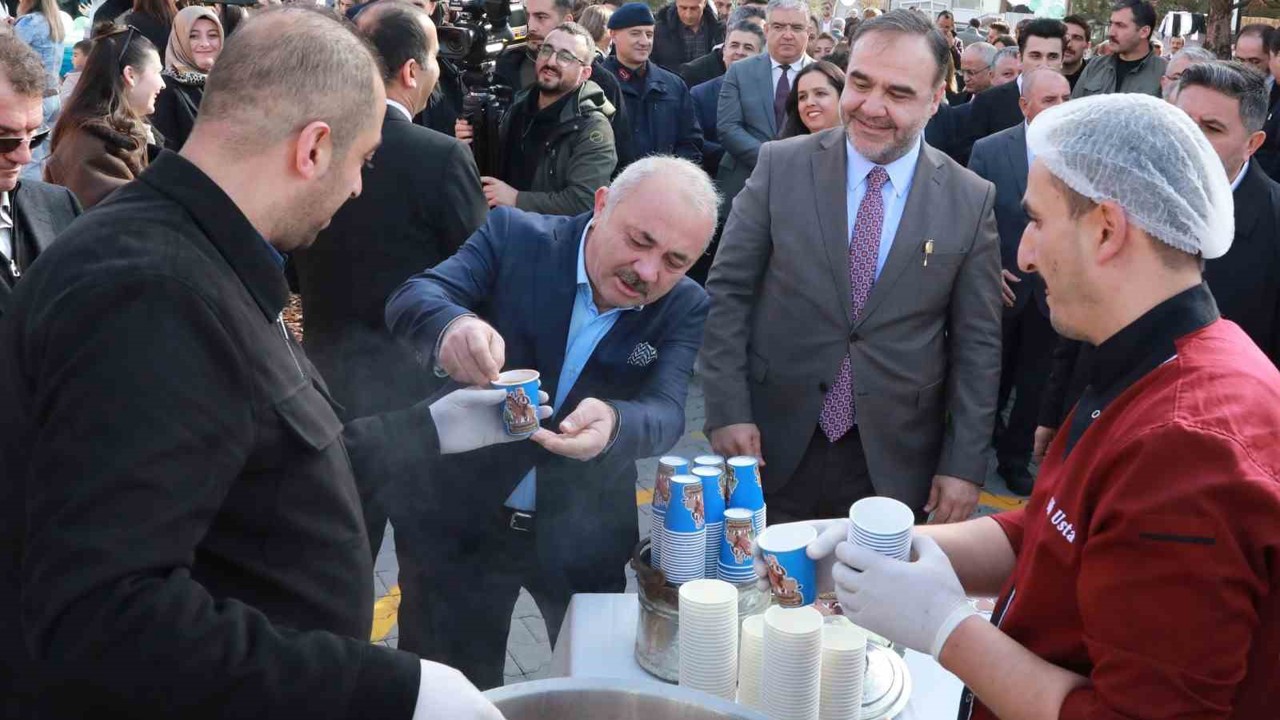 Türkiye’nin dört bir yanından Çankırı’ya gelen vatandaşlar Keloğlan tarhanasına hayran kaldı
