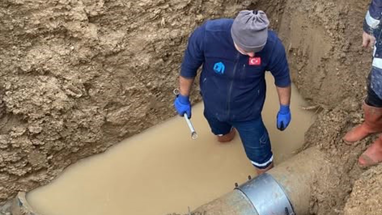 Merzifon’un eskiyen içme suyu hattı patlak verdi: Bir ayda 107 su arızası yaşandı
