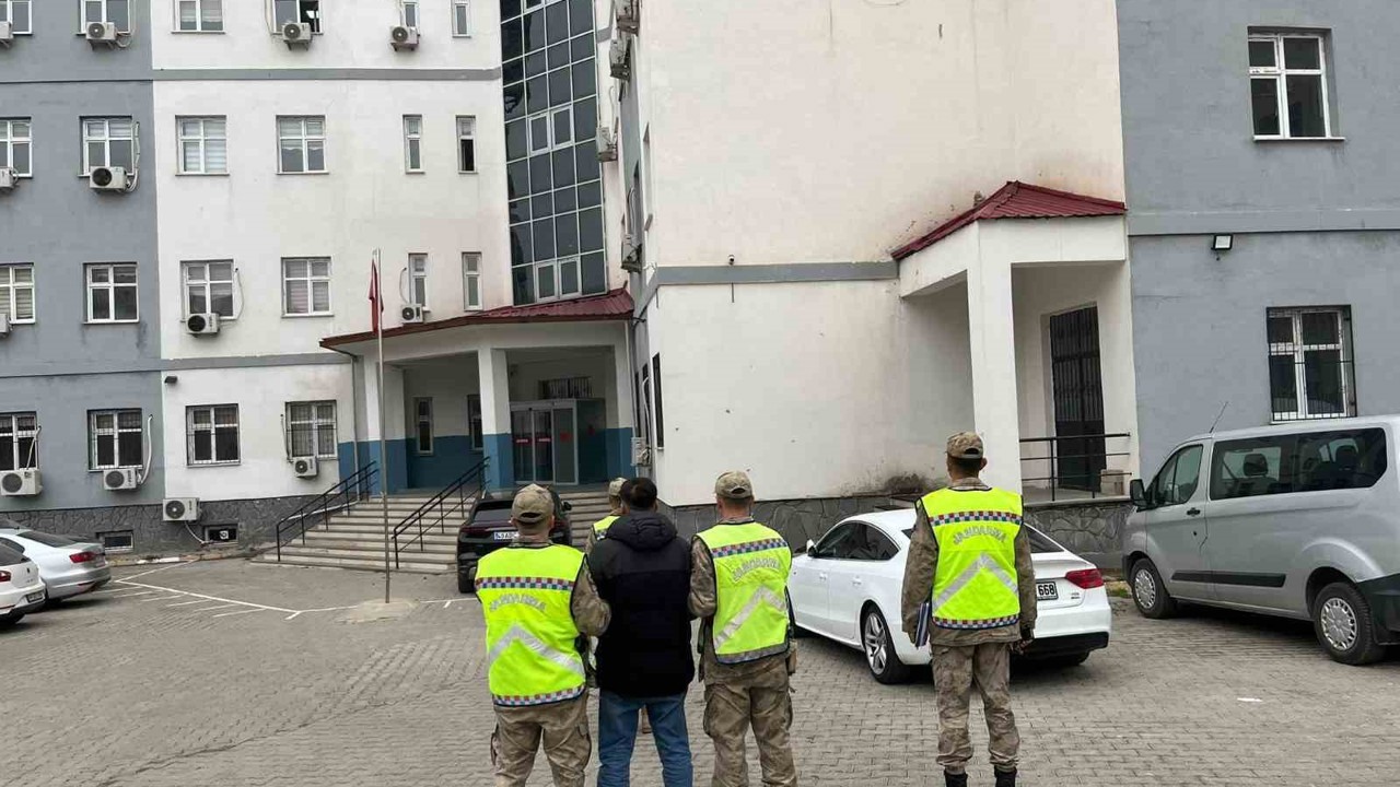 Muş’ta aranan hükümlü jandarmanın devriyesine takıldı
