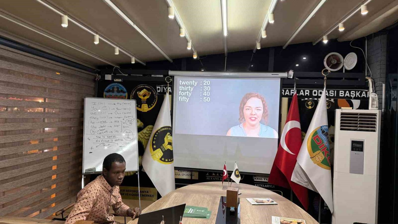 Diyarbakır Kuyumcular Odasından bir ilk: Esnafa ücretsiz İngilizce eğitimi başladı
