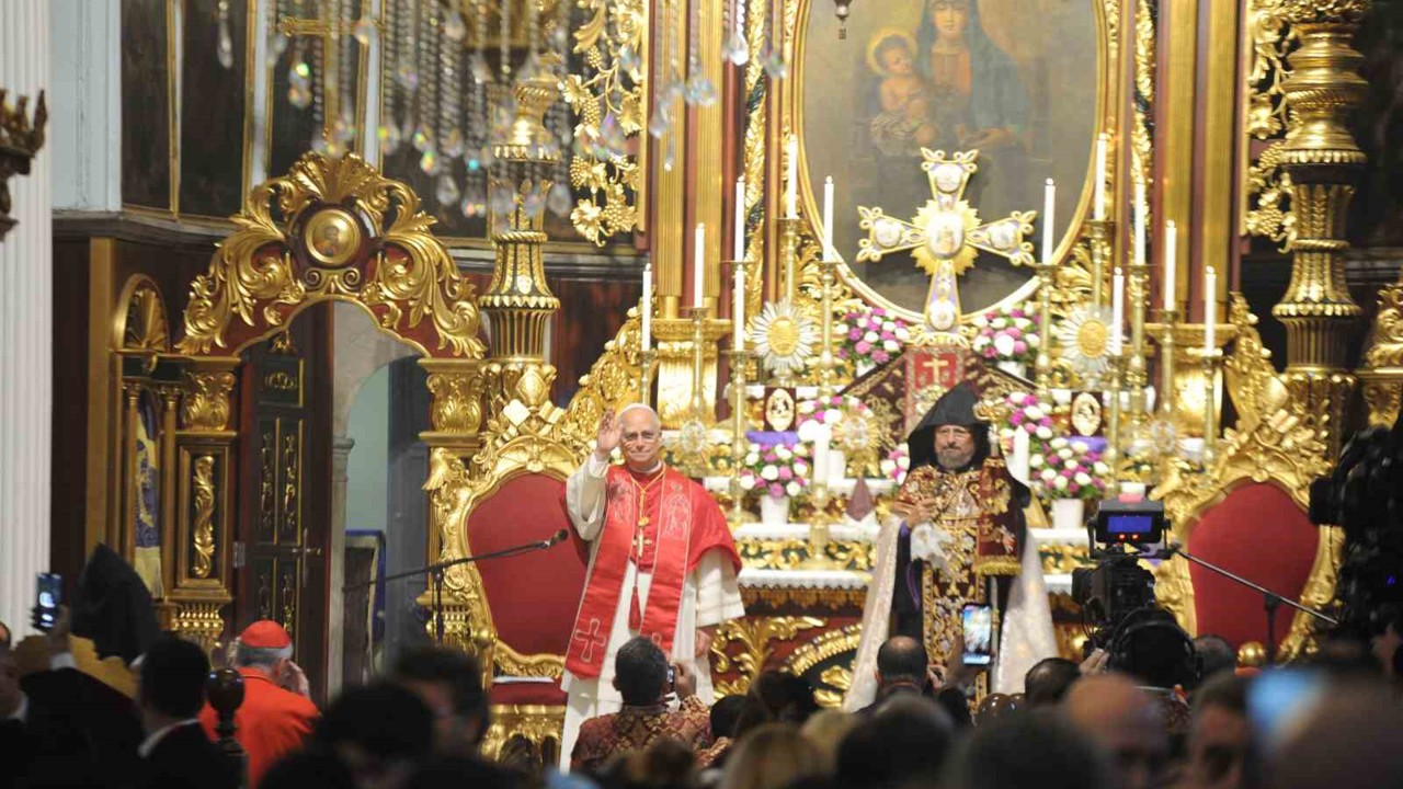 Papa 14. Leo, Ermeni Apostalik Katedrali’ne "dua ziyareti" gerçekleştirdi
