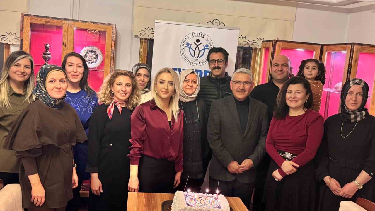 Erzincan EYUDER’den Öğretmenler Günü ve 2026 Planlama Toplantısı
