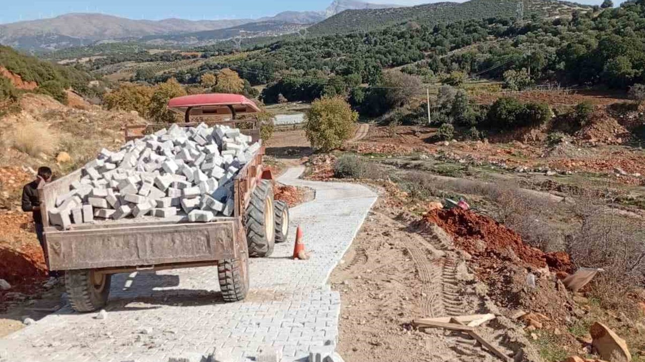 Karacasu Dibekbükü mevkiindeki yol çalışması tamamlandı
