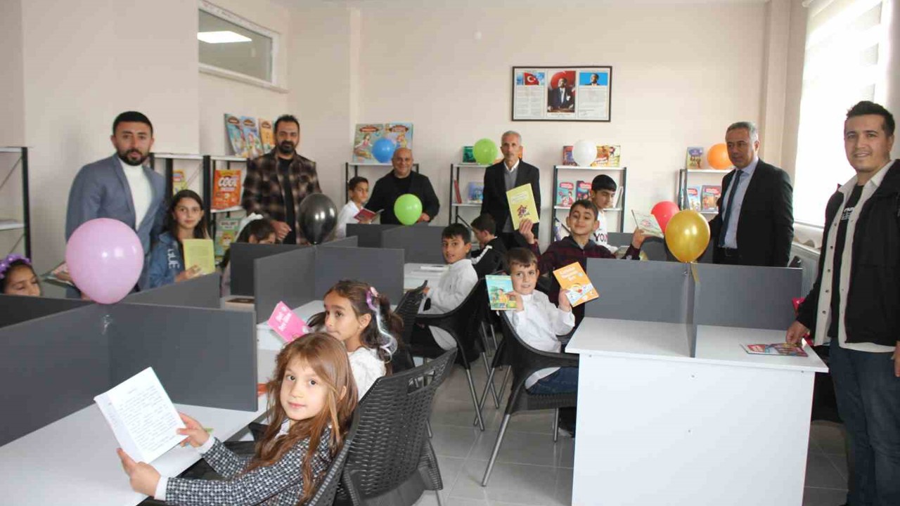 Malazgirt İlkokulu yeni kütüphanesine kavuştu
