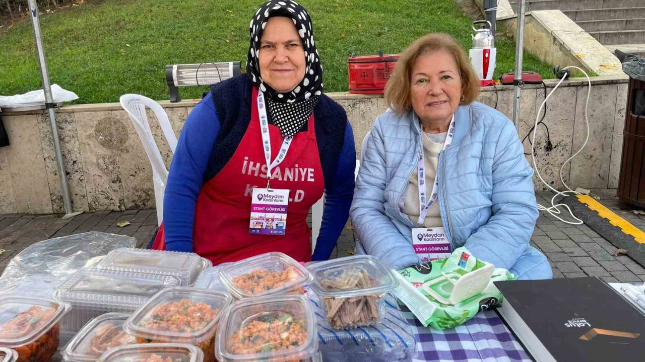 Heykel’de meydan kadınların
