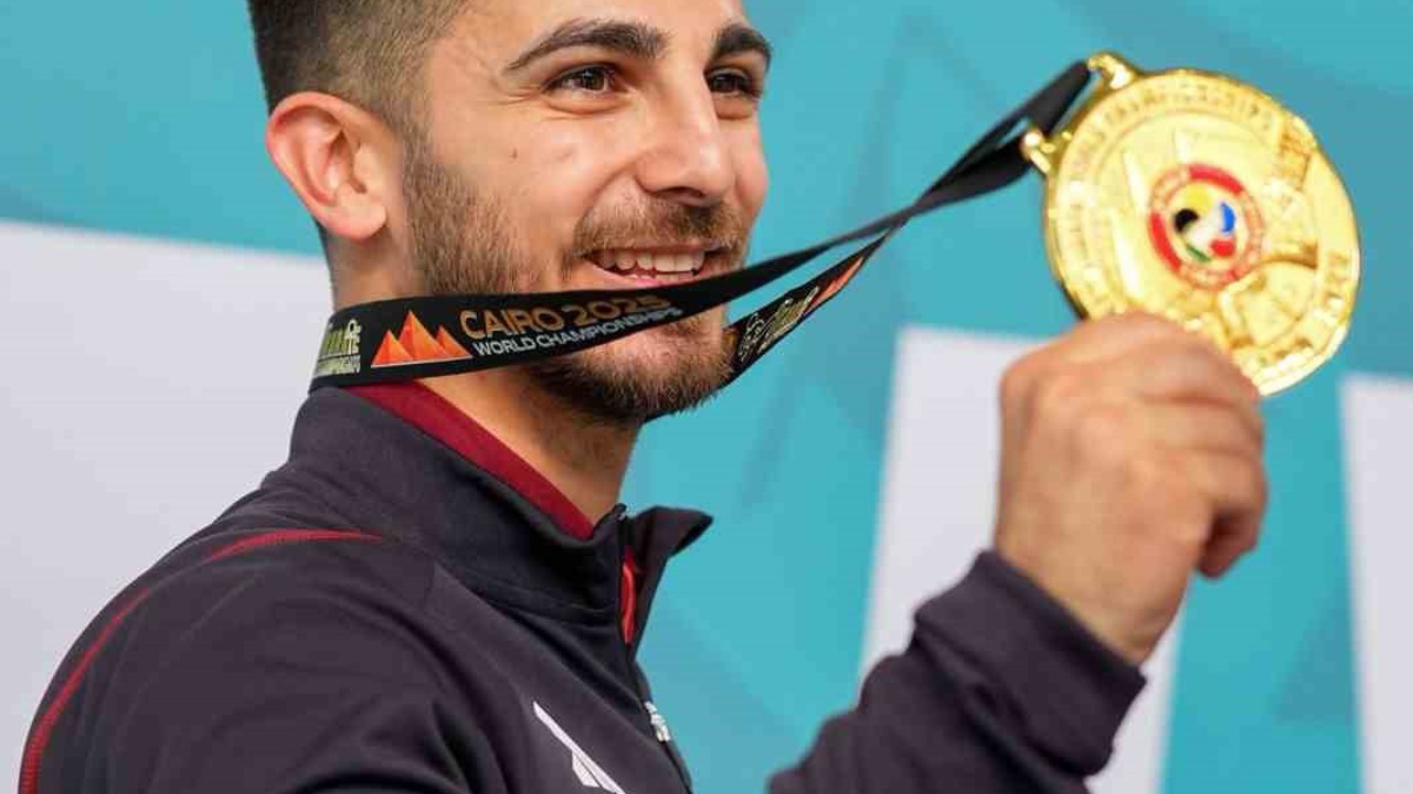 Eray Şamdan, Dünya Karate Şampiyonası’nda altın madalya kazandı
