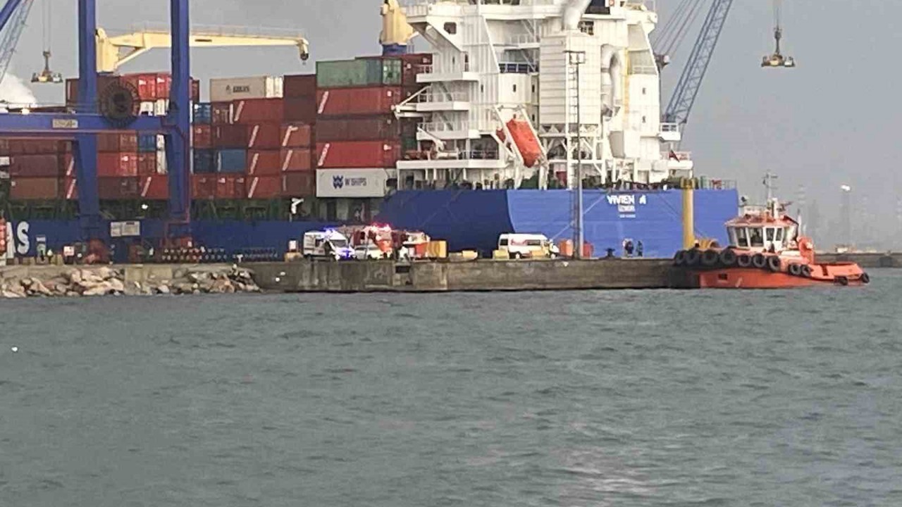 Kocaeli’de kayık alabora oldu: 1 kişi kurtarıldı, 1 kişi aranıyor
