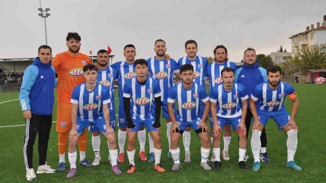 Selendi Belediyespor 3 puanı 3 golle aldı
