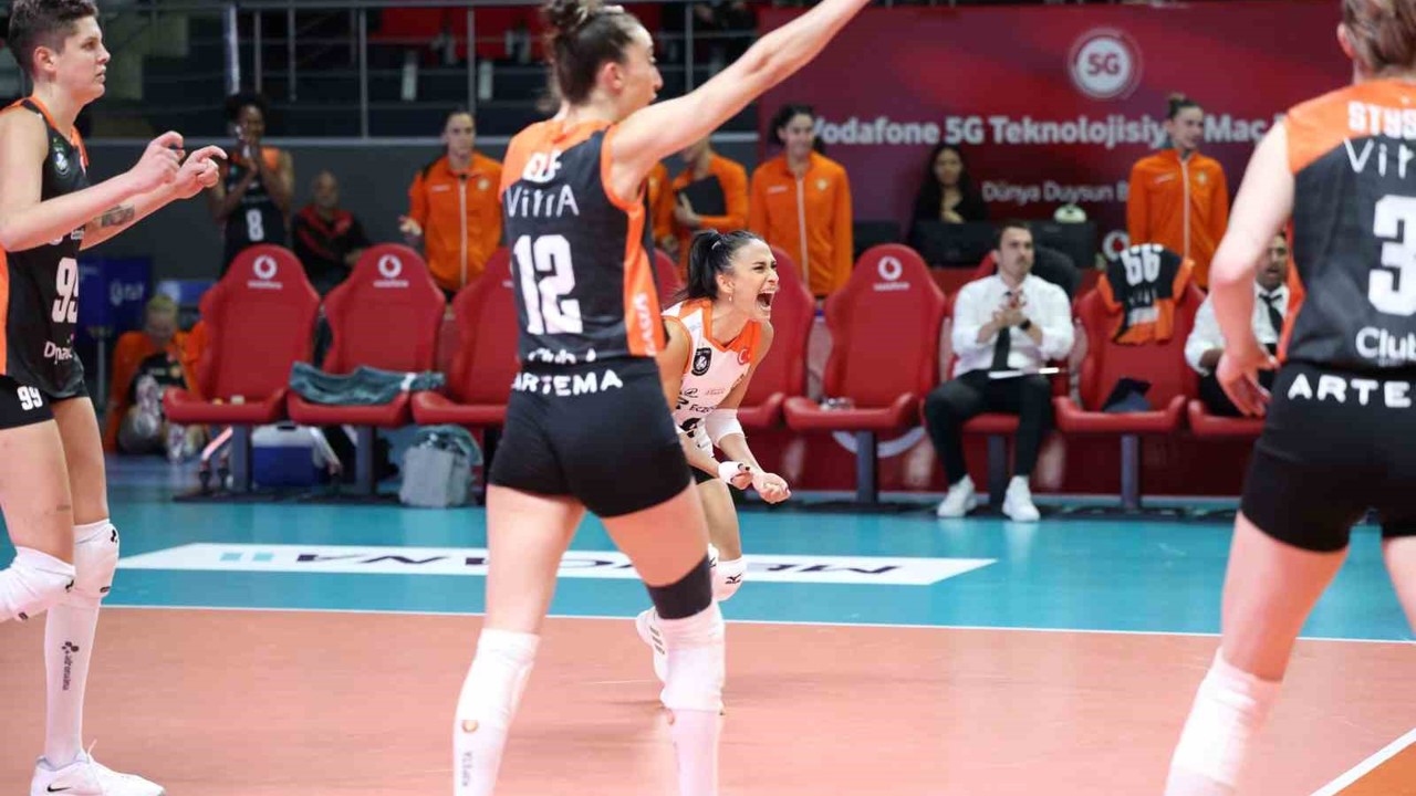 Sultanlar Ligi: Türk Hava Yolları: 0 - Eczacıbaşı Dynavit: 3
