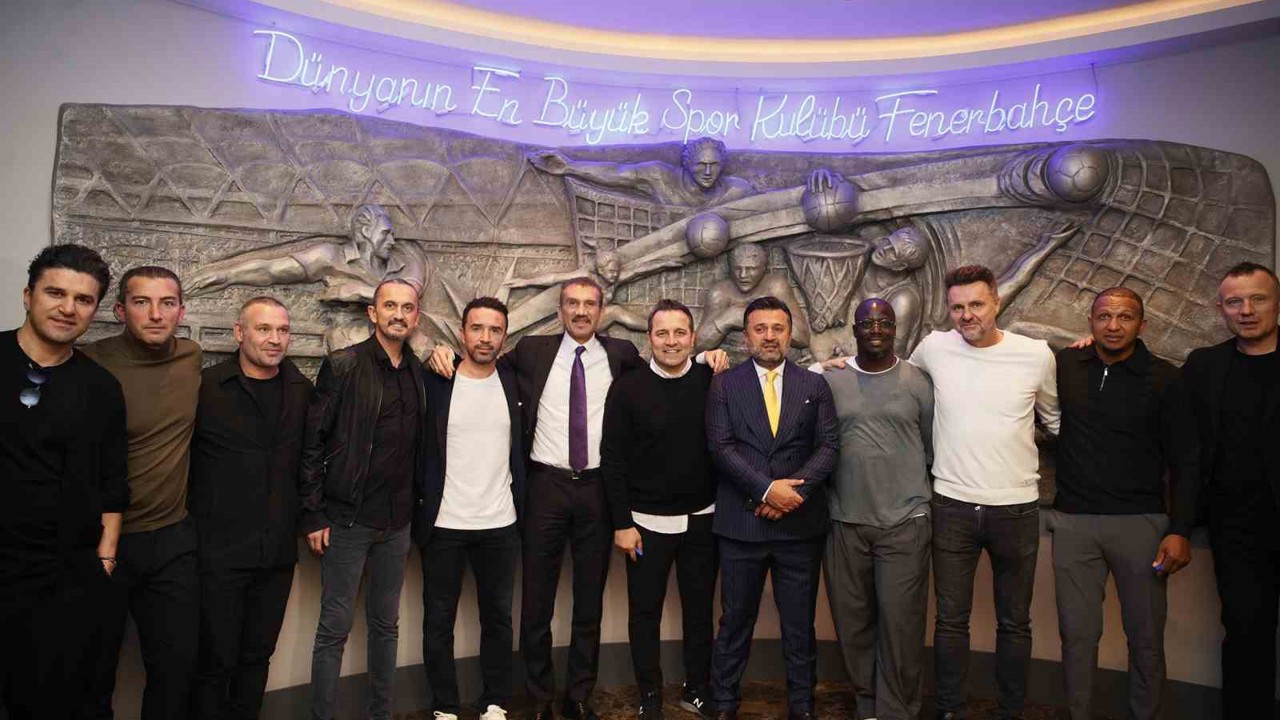 Fenerbahçe’nin eski yıldızları derbi öncesi bir araya geldi
