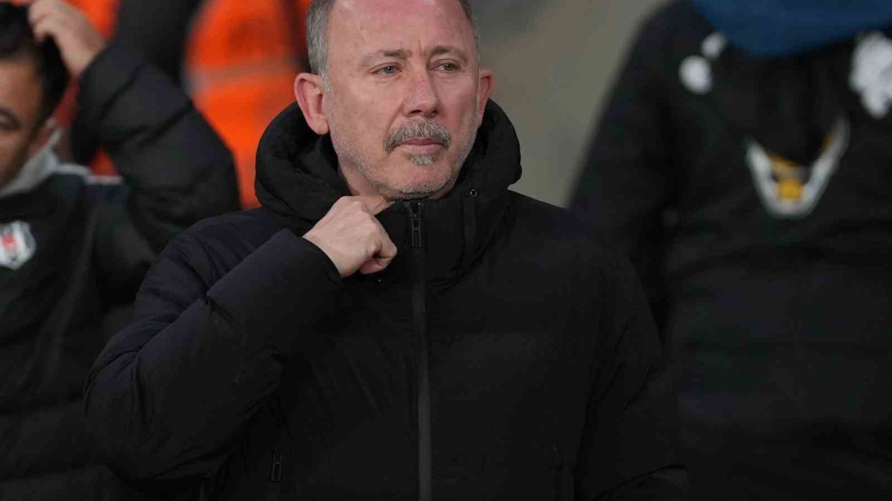 Trendyol Süper Lig: Fatih Karagümrük: 0 - Beşiktaş: 0 (Maç devam ediyor)
