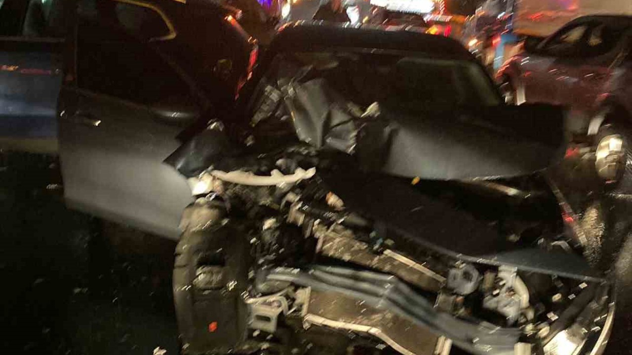 Anadolu Otoyolu’nda zincirleme kaza: 3 yaralı
