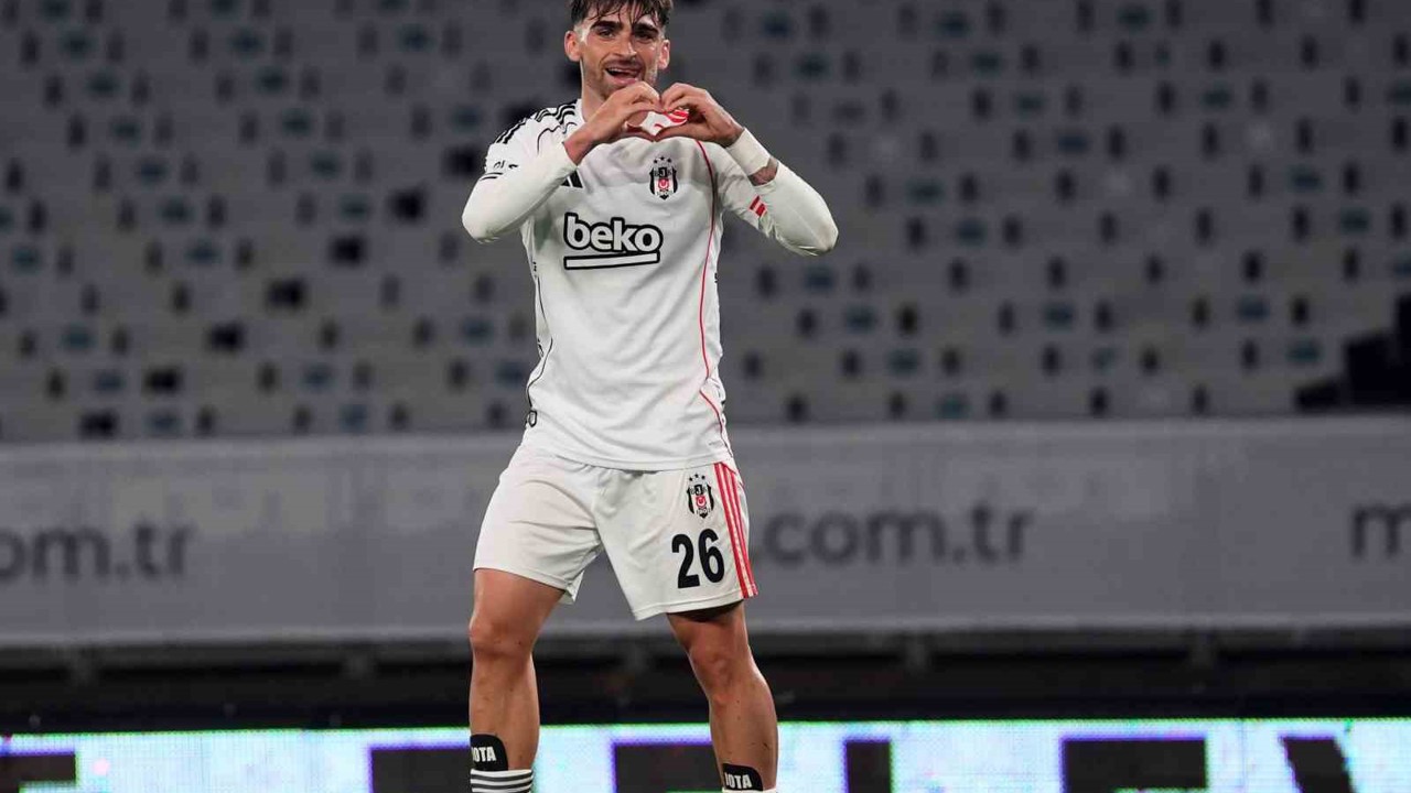 Jota Silva ilk kez 11’de başladığı maçta golünü attı
