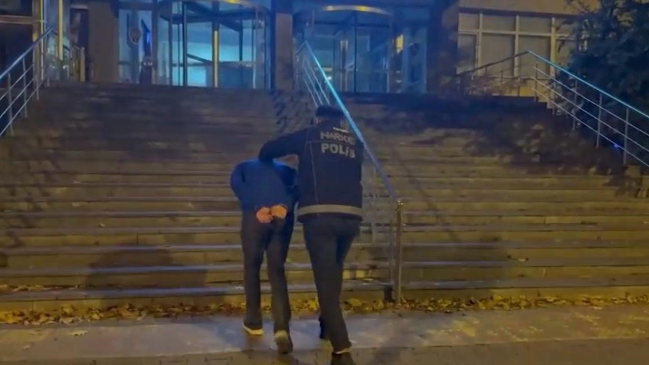 12 yıl kesinleşmiş hapsi bulunan uyuşturucu taciri yakalandı
