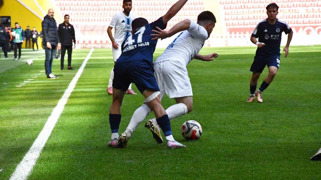 Erciyes 38 FK fırsat tepti
