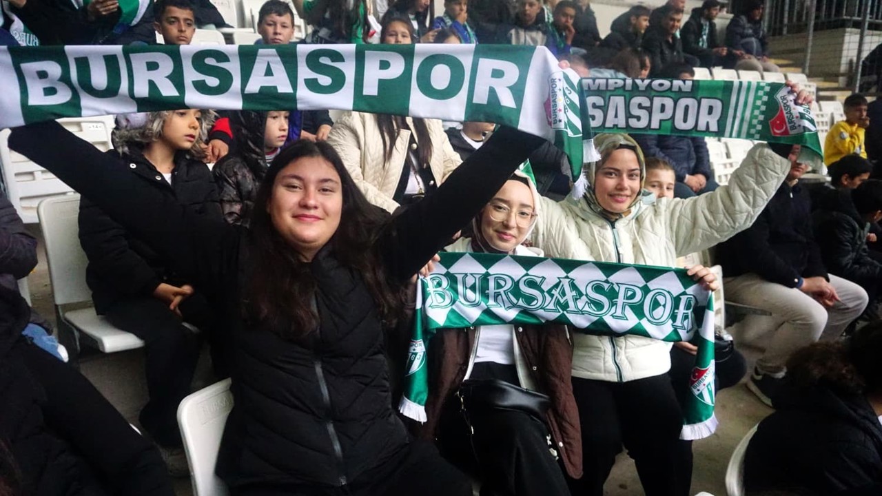 Osmangazili çocuklar Bursaspor coşkusunu tribünde yaşadı
