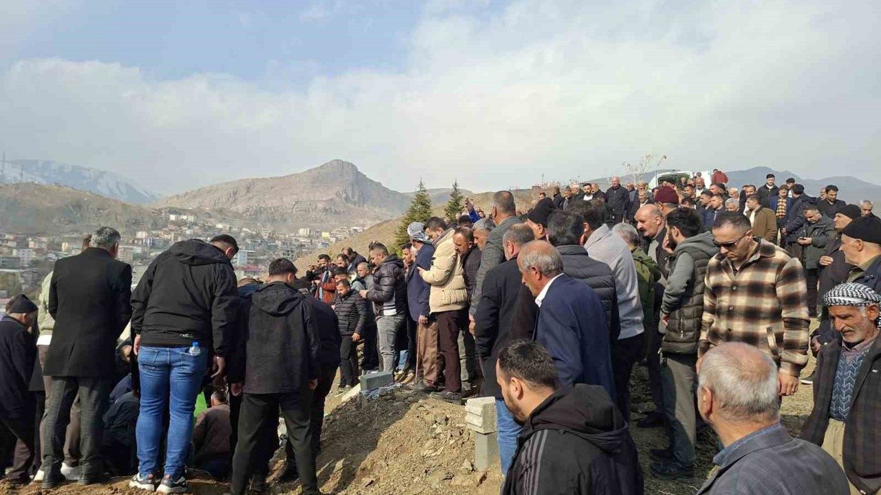 Kazada hayıtını kaybeden Durgun, Hakkari’de toprağa verildi
