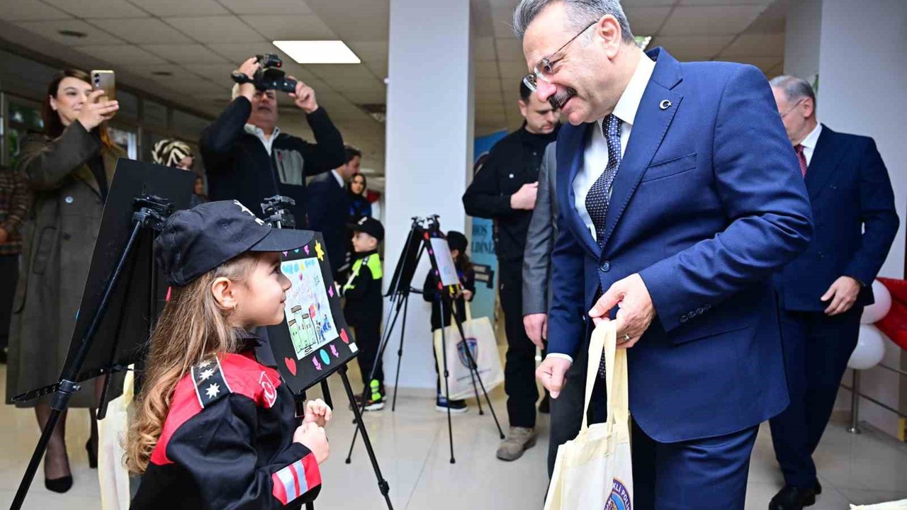 Vali Aksoy: "Teknoloji bağımlılığı giderek artan bir sorun haline geliyor"
