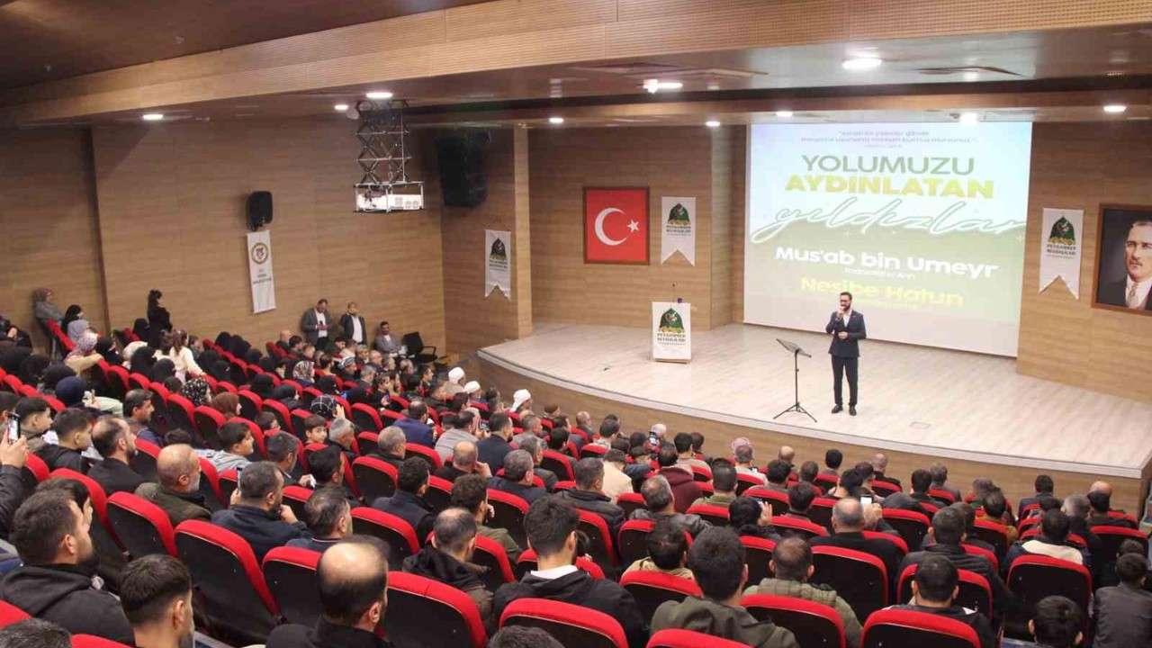 Cizre’de "Yolumuzu Aydınlatan Yıldızlar" programı düzenlendi
