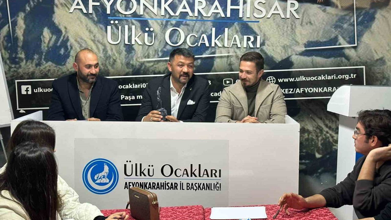 Afyonkarahisar’da Türk Dünyası ve Türk Tarihi konulu bilgi yarışması düzenledi
