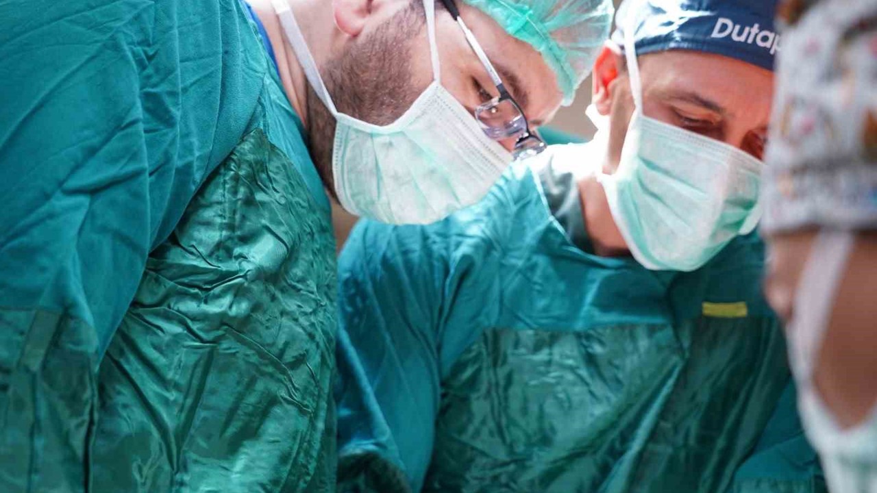 Bilecik’te ilk defa karın zarı açılmadan ’Rahim Koruyucu Sakrokolpopeksi’ ameliyatı yapıldı
