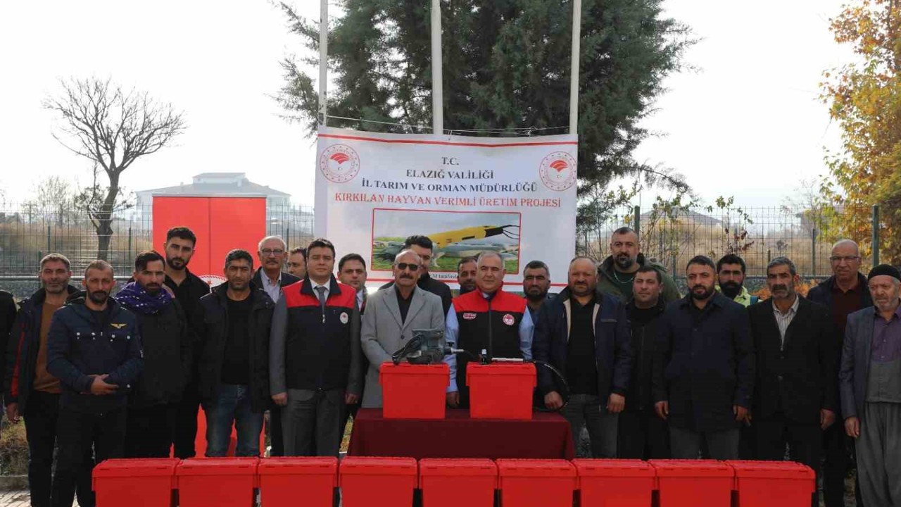 Elazığ’da hayvan üreticilerine kırkım makinası verildi
